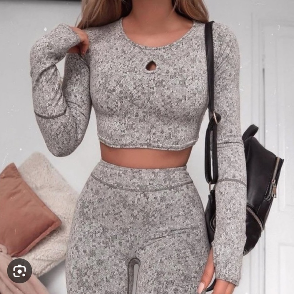 Gymshark Fleur Texture Long Sleeve Crop Top